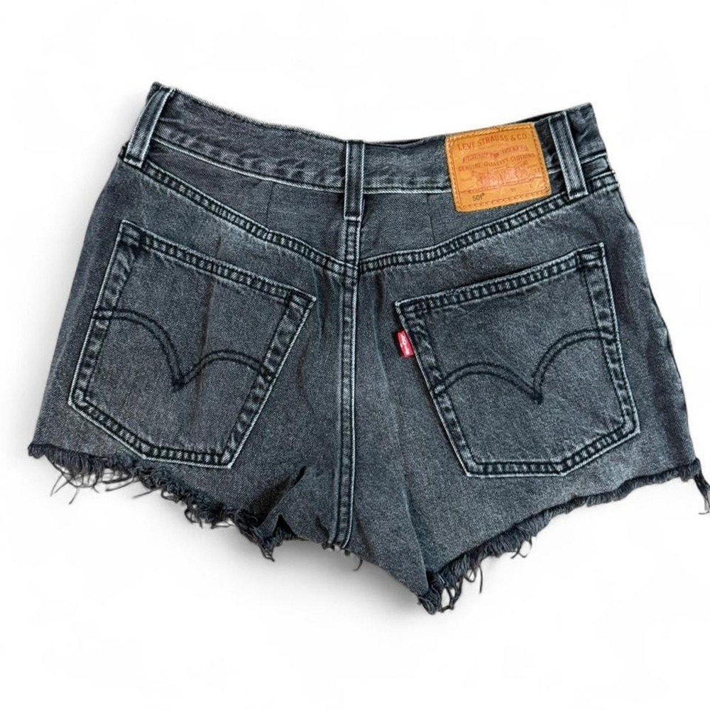 Levi's tailored 501 black denim shorts with frayed hem size womens 26